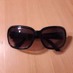 Black sunglasses with rhinestones